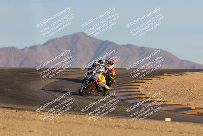 media/Dec-16-2023-CVMA (Sat) [[bb38a358a2]]/Race 13 Amateur Supersport Middleweight/